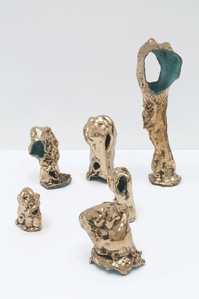 Jon Pylypchuk,
Untitled, 2021,
Six elements: High Polish Bronze,
Overall installed dimensions:
17 x 22 x 20 inches,
43.2 x 55.9 x 50.8 cm.
Photo by Jason Mandella.
Courtesy the artist and Petzel, New York
