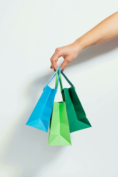 Shopping bags. L'arte del possedere meno: ridurre lo shopping per aumentare la gioia di vivere