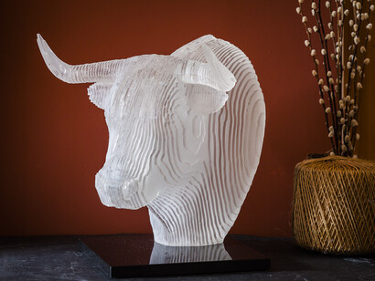 El Toro I. 42cm x 39cm x 39cm. Acrylic on granite 