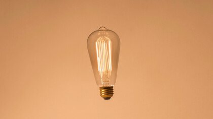 Il filo molecolare riesce a convertire la luce in corrente elettrica