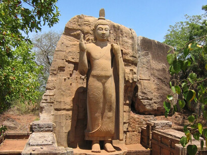Aukana, Buddha statue