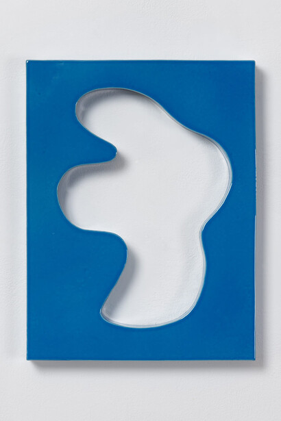 Mai-Thu Perret
Today there is, tomorrow there isn't, 2019
Glazed ceramic
48 x 37 x 5 cm (18 7/8 x 14 5/8 x 2 in.)
Courtesy of Simon Lee Gallery
Photo: Mareike Tocha