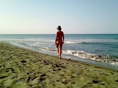 Andar nua pela Ada Bojana