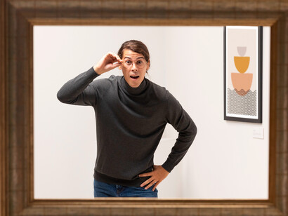 Mediador. Contemplar uma exposição é uma oportunidade bela de presenciar a arte sem a criar, contudo, mediar, ainda não é uma prática tão requisitada como no mundo da arte prevê ser