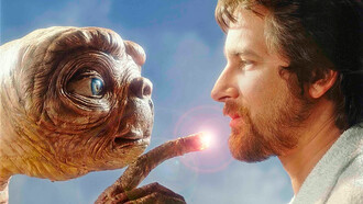 E.T. e Steven Spielberg. Esse filme seria o embrião para outra história de Spielberg que por muitos é considerado seu melhor filme: “E.T. O Extraterrestre"