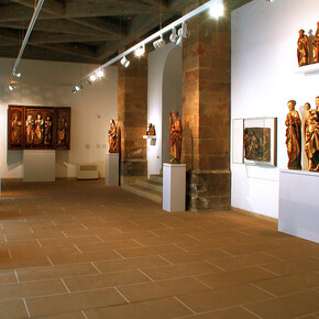 Various artists, Gothic sculpture in Saxony, exhibition view. Courtesy of Albertinum Museum