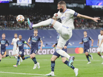 Karim Benzema da una asistencia a Rodrigo Goes para empatar el partido de semifinales contra el Manchester City en la UEFA Champions League 2022