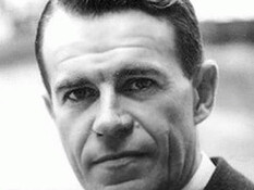 Carlo Cipolla (Pavia, 15 agosto 1922 – Pavia, 5 settembre 2000) è stato uno storico italiano, specializzato in storia economica. Secondo Carlo Cipolla, la caratteristica più pericolosa dello stupido è la sua totale inconsapevolezza della propria condizione