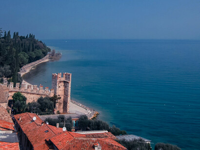 Il bacino intorno al Castello Scaligero