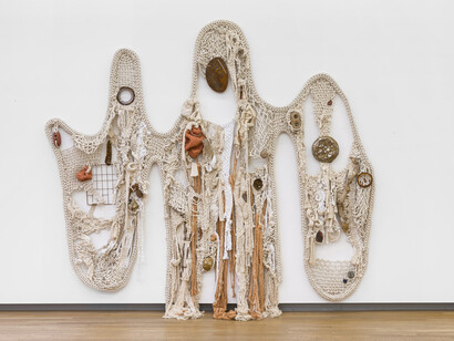Tanya Aguiñiga, Somos una tela continua, 2023. Found objects from the LA River, low-fired terracotta, stones from the LA river, cotton dyed with terracotta, and cotton rope, 96 x 105 x 12 in (243.8 x 266.7 x 30.5 cm). Courtesy of Shulamit Nazarian LA