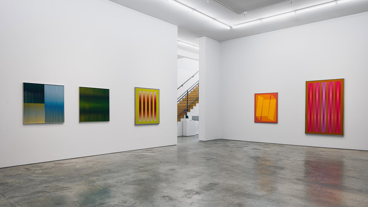 Carlos Cruz-Diez and Julian Stanczak, A difference in tone- two investigations of color, exhibition view. Courtesy of Sicardi | Ayers | Bacino
