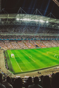 Estádio de futebol lotado. Todos estes torneios foram vividos com intensidade e paixão, imagem de marca do que quer que seja que esteja ligado ao futebol