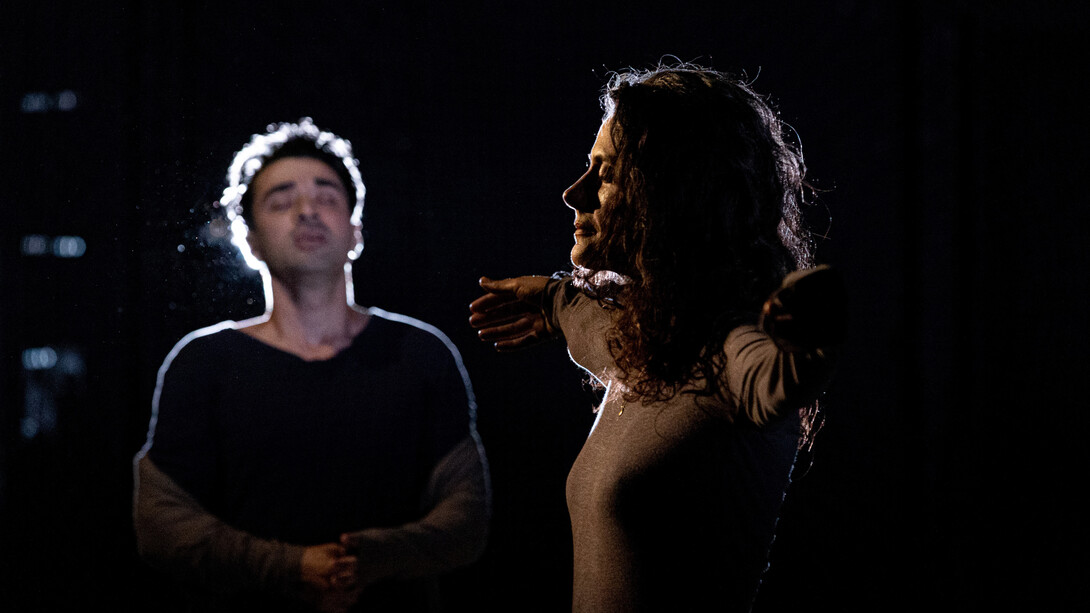 Sohn einer mutter. Mutter eines sohns. Courtesy of Residenztheater