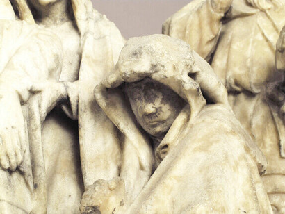 He observado cuencas vacías que ha ido quemando las horas. Dolientes y soldados de una crucifixión. Escultura en piedra. Finales del siglo XV. Alabastro, restos de pintura, Países Bajos