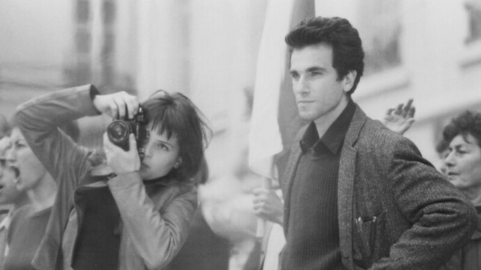 Juliette Binoche e Daniel Day-Lewis in una scena da “L'insostenibile leggerezza dell'essere”, film del 1988, liberamente tratto dall'omonimo romanzo di Milan Kundera
