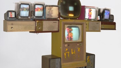 Nam June Paik, Big Shoulder, 1998