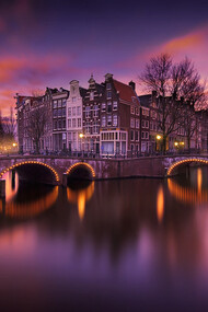 Amsterdam at night © Ivan Maigua