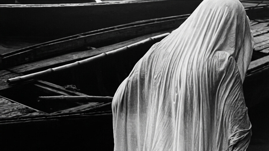 Margarete Adler, from the series Die tage des wassers (detail), 1990s. Courtesy of Aoa;87 Gallery