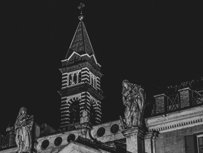 Chiesa di Santa Brigida vista da Piazza Farnese, foto Marco Migliozzi
