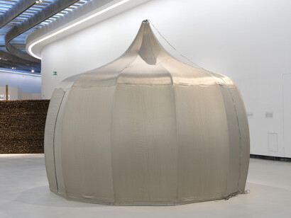 Farayadurt, 2001. Jana Sterbak. Fondazione MAXXi