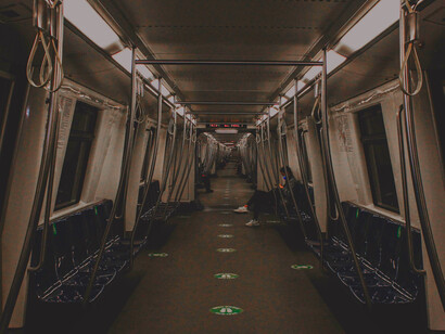 Las puertas del subte se cerraron y ya no lo escuché, como tampoco volví a verlo