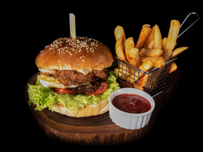 Hoy en dia el emparedado o sandwich inicial, el hotdog, ha sido desplazado por la famosa hamburguesa