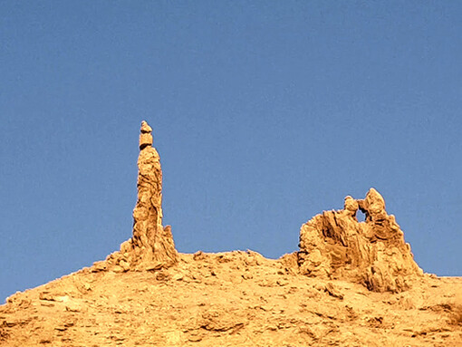 Figura de la mujer de Lot, ubicada en el Monte Sodoma: una colina a lo largo de la parte suroeste del mar Muerto en Israel