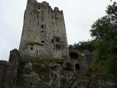 A closer look at the structure of Dunluce Castle in Northern Ireland 