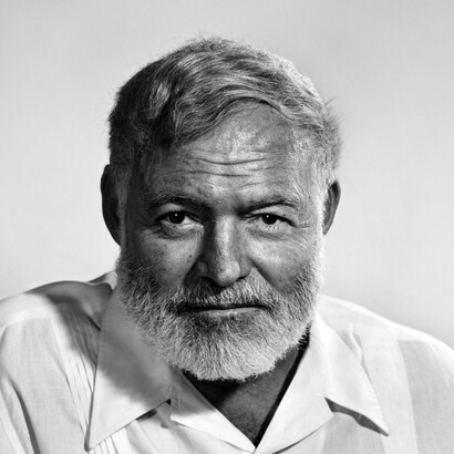 Ernest Hemingway. Ganó dos premios poco reunidos en una sola persona: el Pulitzer y el Nobel