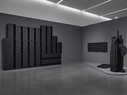 Louise Nevelson, Shadow dance, exhibition view. Courtesy of Pace Gallery