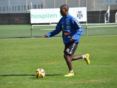 Diop entrenando