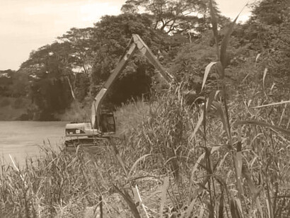 Draga del río Tempsique, Costa Rica
