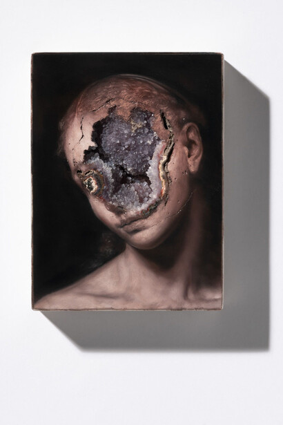Nicola Samorì,
Tede, 2023.
Oil on pink marble and calcite geode,
20h x 15w x 5d cm, 7.87h x 5.91w x 1.97d in. Courtesy of the artist and Nicodim Gallery