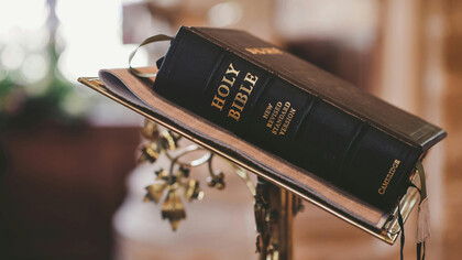 La vida cristiana se fortalece cuando se arraiga en una rutina de oración constante que da sentido a cada jornada