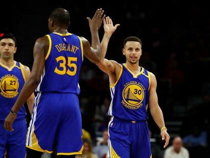 Dos de las mayores estrellas baloncestísticas del momento: Durant y Curry 