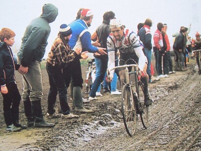 Imágenes de la carrera ciclista París-Roubaix