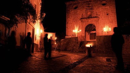 La localidad napolitana de Somma Vesubiana celebra La Fiesta de los candiles en el sur de Italia