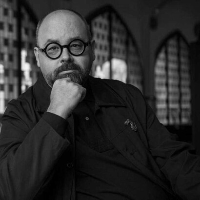 Carlos Ruiz Zafón nasceu em Barcelona no ano de 1964