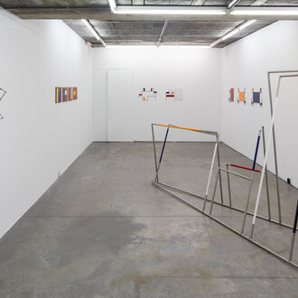 Florentino Díaz, VALC, la nueva ca-sa-có-mo-da, vista de exhibición. Cortesía de Trinta Arte Contemporáneo