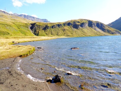 Il lago Verney con la sua superficie di 20,30 ettari, è uno tra i più grandi laghi della Valle d'Aosta, Italia