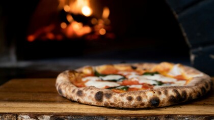 Nel 2017 l’UNESCO ha riconosciuto l’“arte del pizzaiuolo napoletano” come Patrimonio Immateriale dell’Umanità, a testimonianza del suo valore culturale