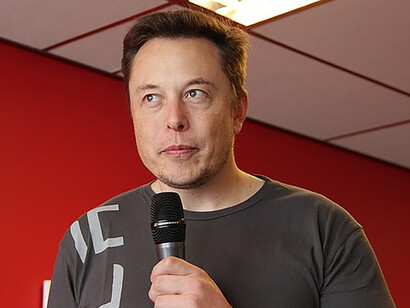 Elon Musk speaking at Tesla Amsterdam service center, January 31, 2014, photo by Maarten Van Aerde