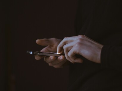 Un CM es alguien que intenta hacer su trabajo lo mejor que ssabe y que, como del común de los mortales, a veces se equivoca