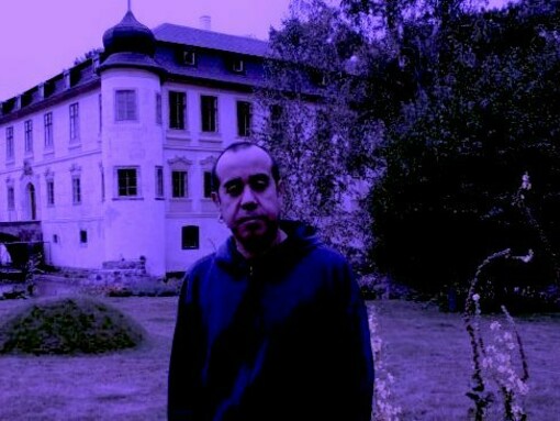 Delante del castillo