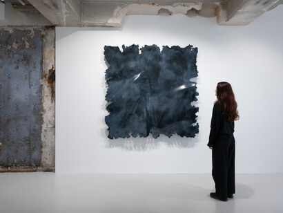 Arcangelo Sassolino, Aux abord du séisme, exhibition view. Courtesy of Galleria Continua