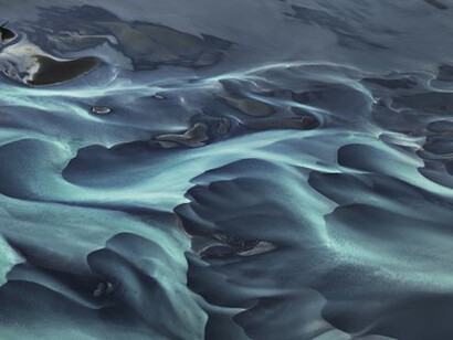 Edward Burtynsky, Olfusá River #1, Iceland 2012
© Edward Burtynsky, courtesy Admira, Milan / Galerie Springer Berlin / Metivier Gallery, Toronto