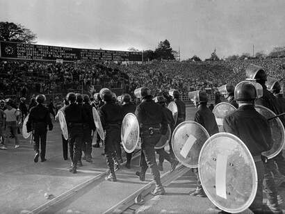 Stadio Heysel, carica della polizia