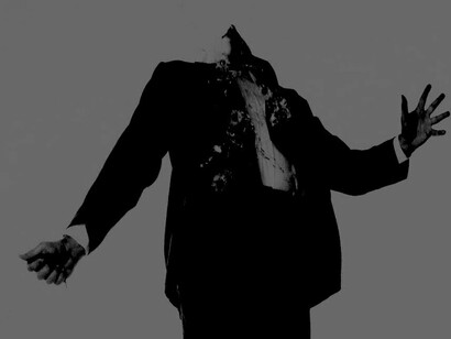 Oscar Bony, «El Triunfo de la Muerte» (1998). Políptico de seis fotografías en blanco y negro sobre papel y vidrios baleados con pistola