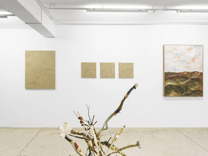 Diversos artistas, Telúricos, vista da exposição. Cortesia da Galeria Nara Roesler