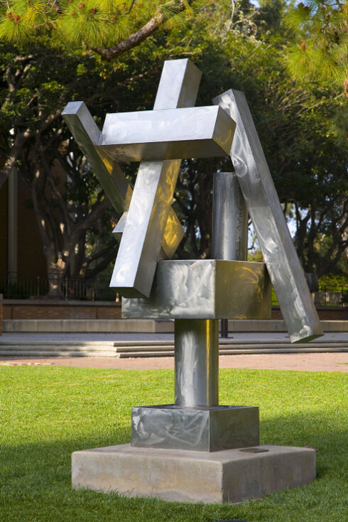 Franklin D. Murphy Sculpture Garden. Courtesy of Hammer Museum 